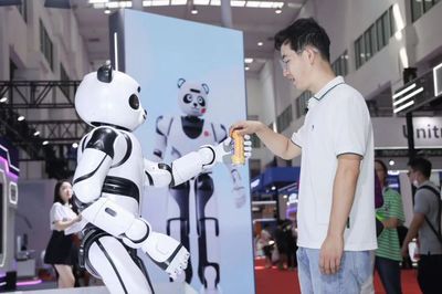 具身智能時代來臨 人形機器人引發智能機器人市場熱潮